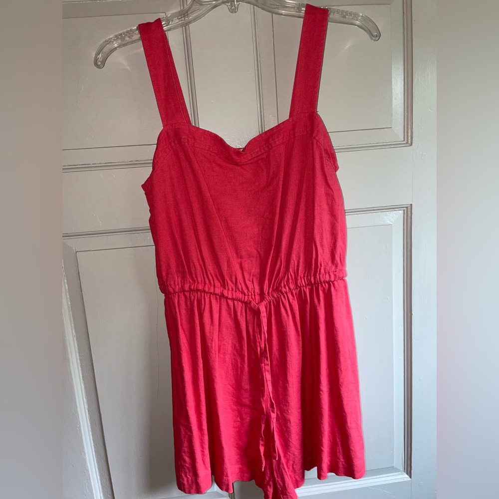 Gap. Pink linen-feel romper. Size small.